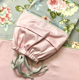 Комплект постельного белья «Розарий на сером»/нежно-розовый сатин с кантом зеленый чай